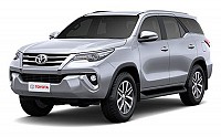 Toyota Fortuner 2.8 4x4 MT Silver Metallic pictures