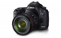 Canon EOS 5D Mark III Kit (EF 24-105 IS USM) Front and Side pictures
