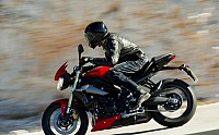 Street Triple 765 S Riding pictures