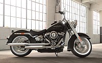 Harley Davidson Softail Deluxe Vivid Black pictures