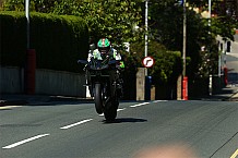 James Hillier Speeding up Kawasaki Ninja H2R @ Isle of Man TT (Video)