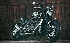 Yamaha VMAX Special Edition: Dressed in Carbon Fibre Livery