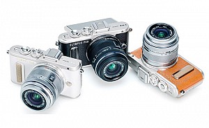 Olympus Pen E-PL8 Front and Side