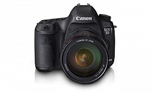 Canon EOS 5D Mark III Kit (EF 24-105 IS USM) Front