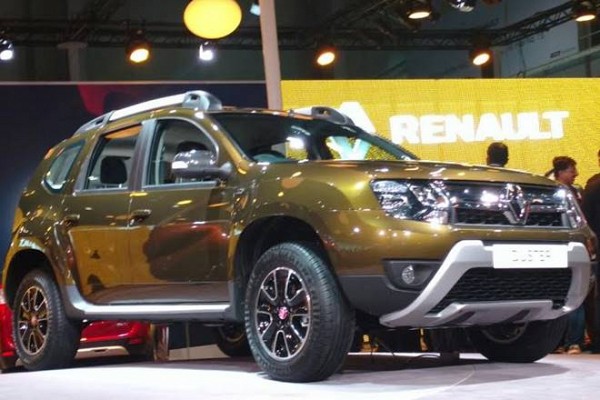 Renault Duster Facelift Unveiled at the 2016 Auto Expo