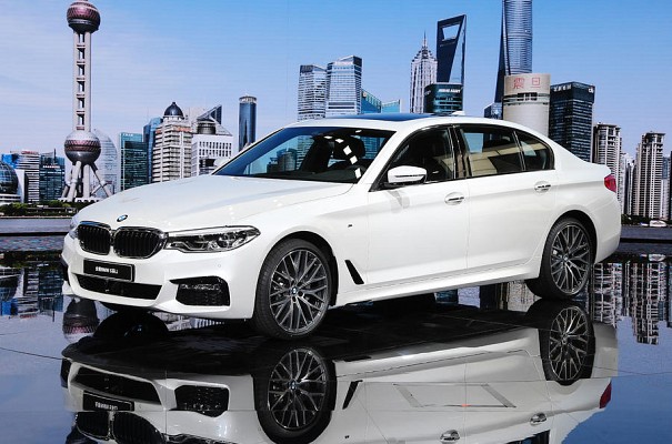  Next-Gen Long Wheelbase BMW 5-Series Displayed at Shanghai Auto Show