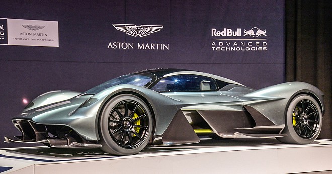 Aston-Red Bull Mid-Engined Hypercar 