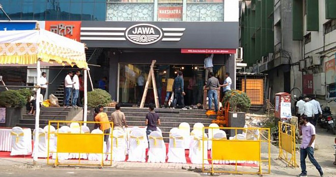 First Jawa Showrooms Open in Pune
