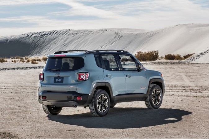 Jeep Renegade right rear three quarter