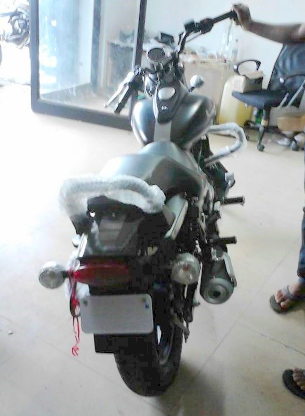 200 Bajaj Avenger Rear