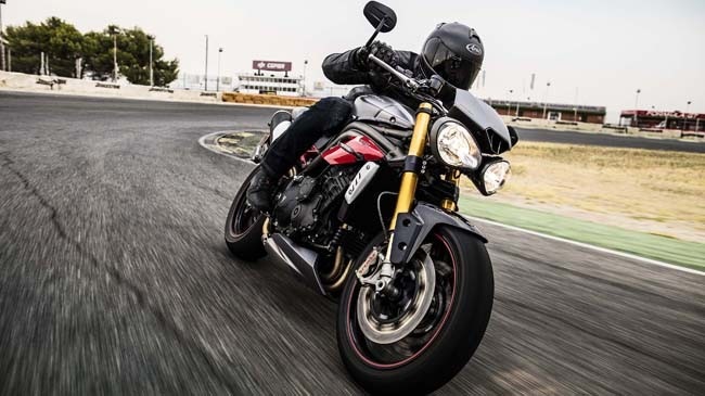 2016-triumph-speed-triple-1