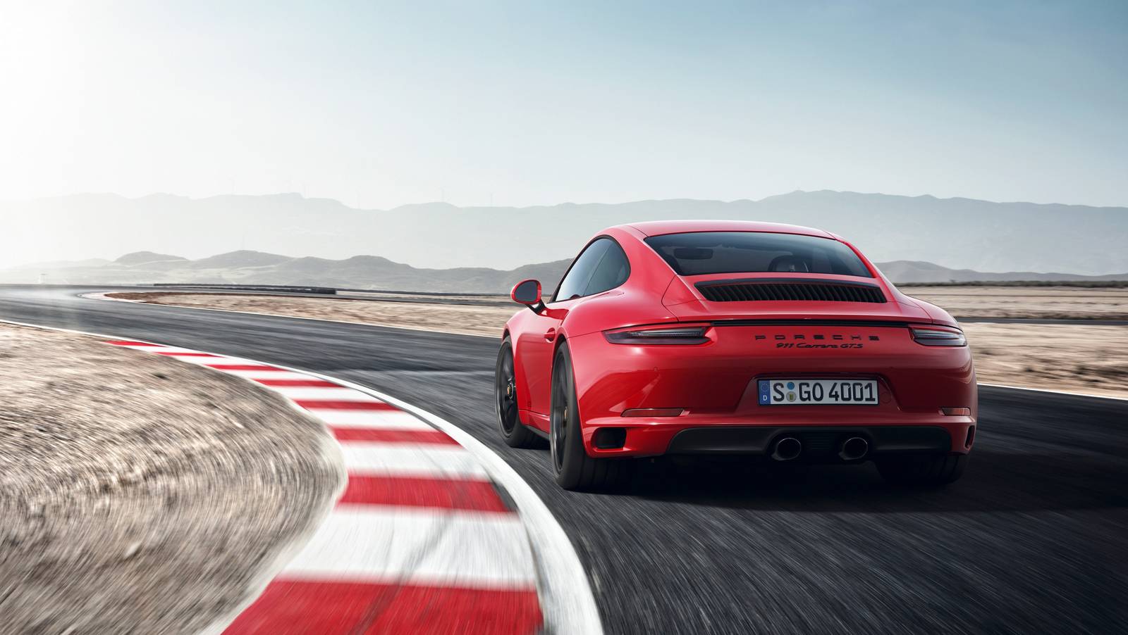 2017 Porsche 911 GTS Range Revealed rear profile