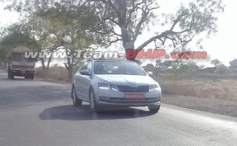 2017 Skoda Octavia Facelift Spied Image While Testing in India