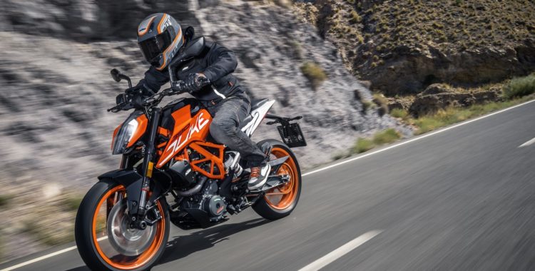 New KTM Duke 390 with cosmetic and mechanical updates