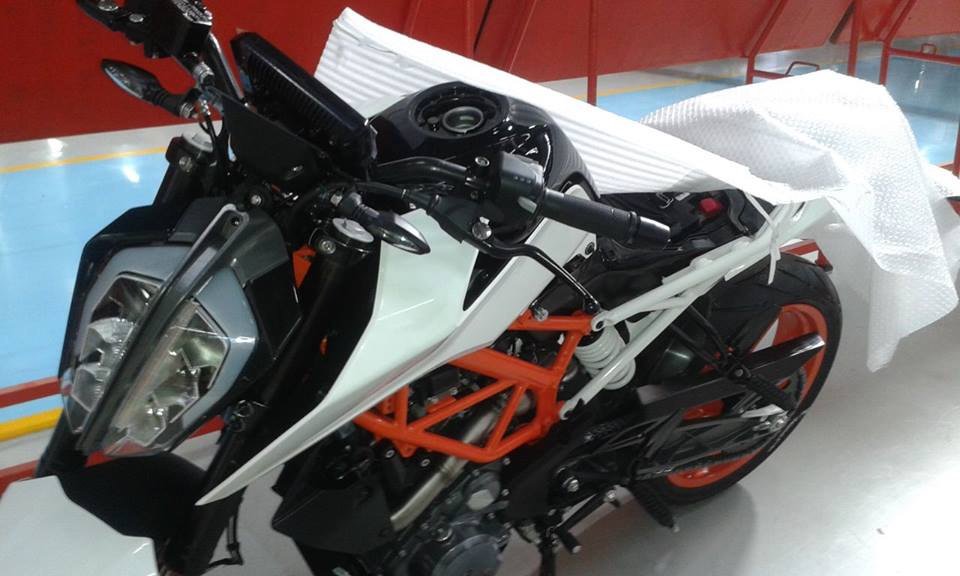 Bike spied at the KTM.s production facility