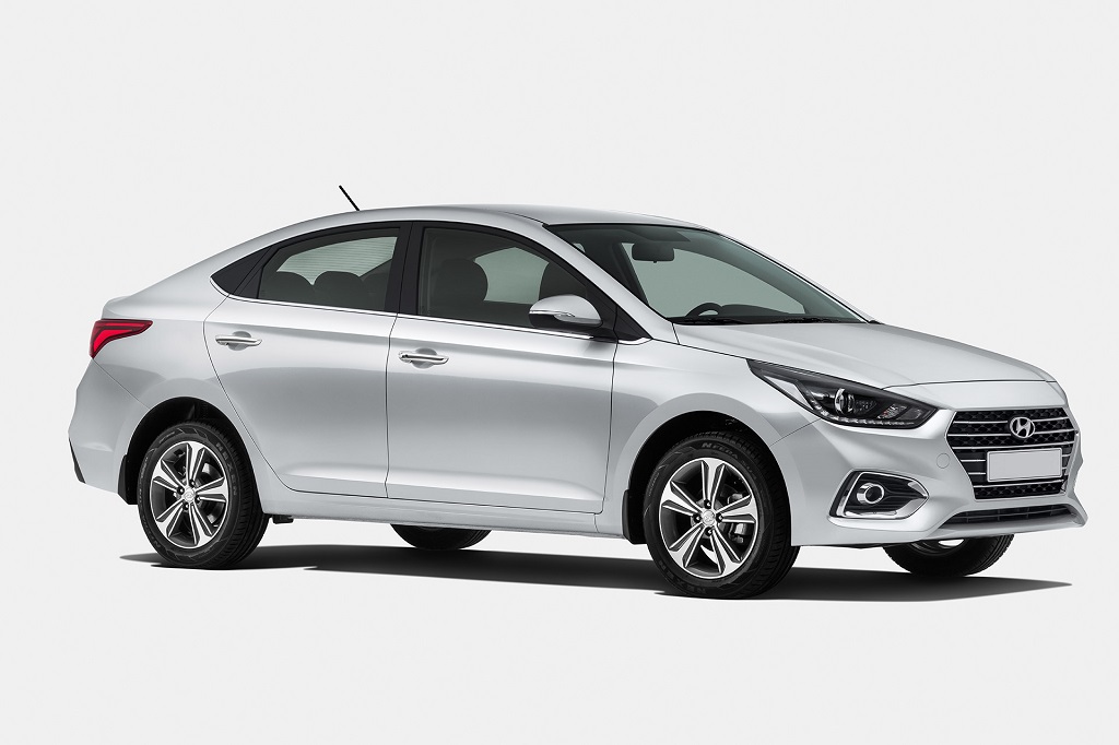 2017 Hyundai Verna right quarter view