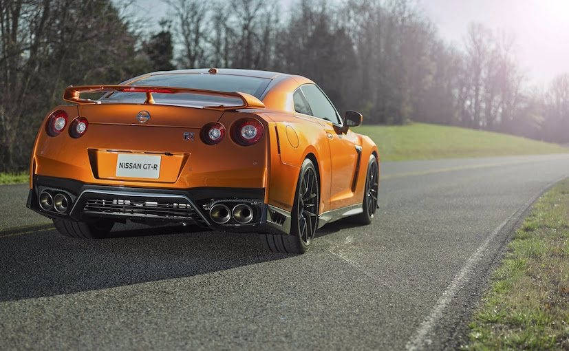 Nissan GT-R 2017 Rear Profile