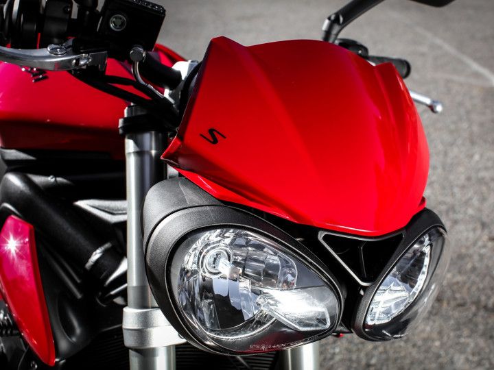 New Triumph Street Triple with brand's iconic-eyes headlamp New Triumph Street Triple with brand's iconic-eyes headlamp