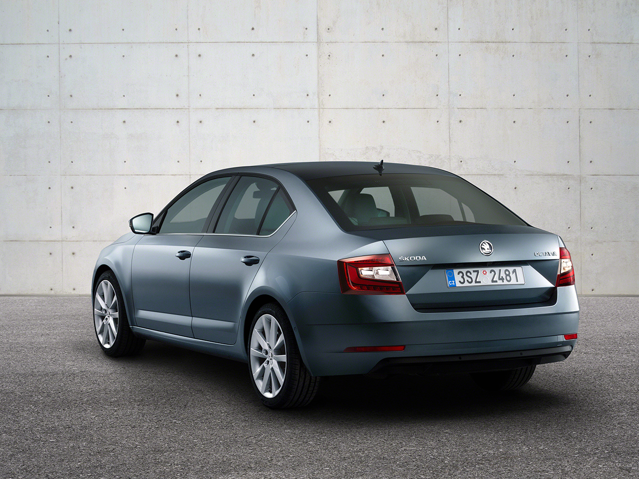 New Skoda Octavia 2017 rear profile