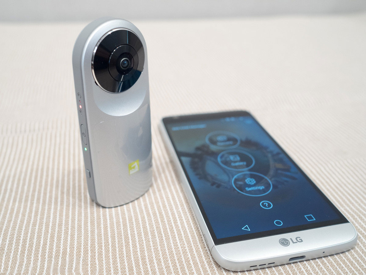 New-LG-360-Cam-comes-equipped-with-two-13-megapixel-200-degree-wide-angle-cameras