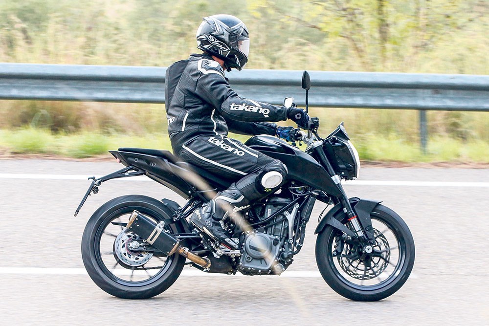 390 duke spied in spain