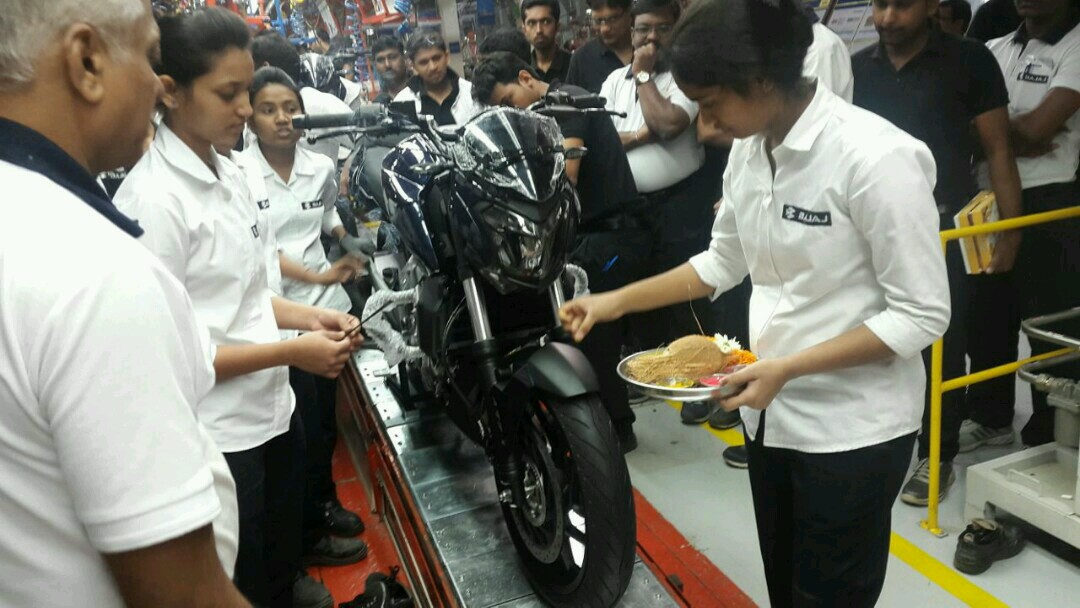 first Bajaj Dominar 400 rolling out by the All-Women team
