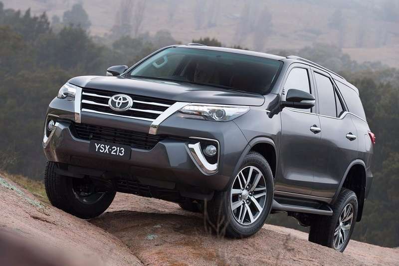 All New 2016 Toyota Fortuner India Front side profile