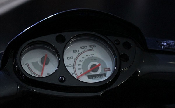 Aprilia SR 150 Scooter instrument cluster�