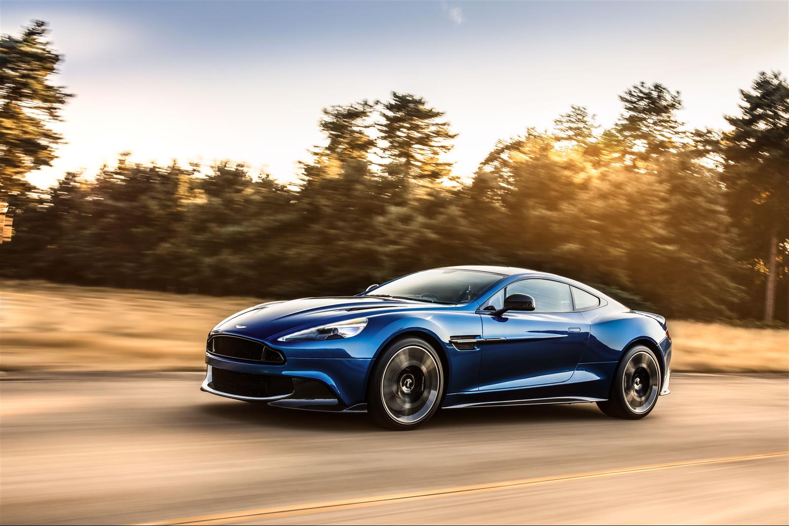 Aston Martin Vanquish S at side profile