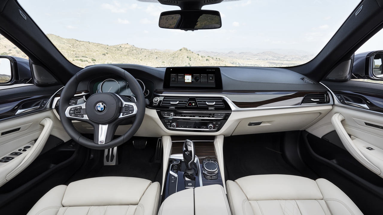 Next-gen 2017 BMW 5-Series officially revealed interior