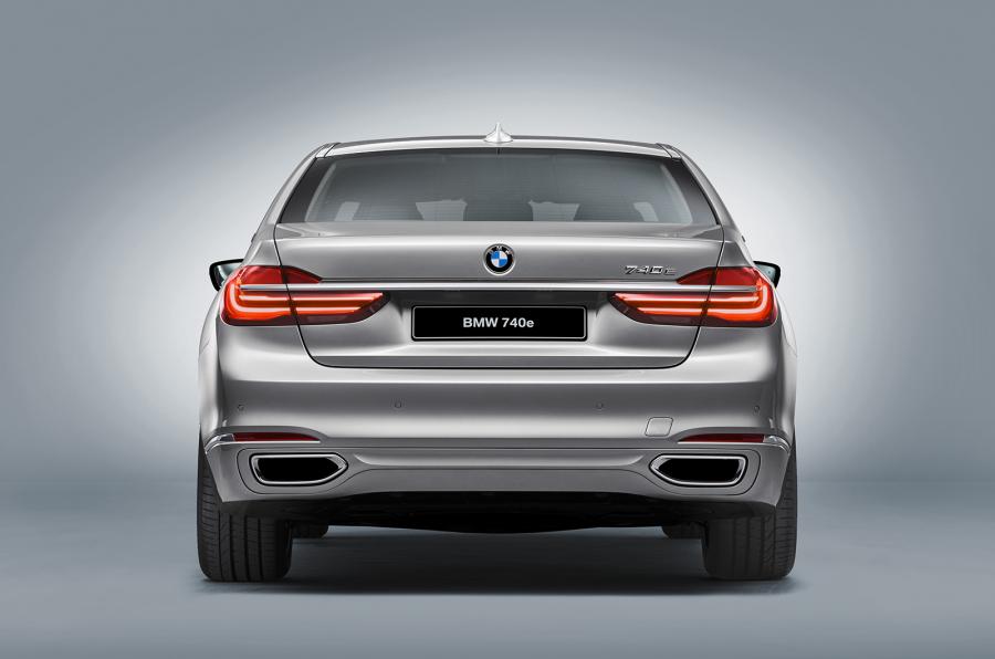 BMW 740e iPerformance Rear End 