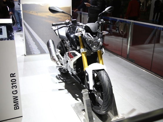 Indian premiere of the BMW G310R at 2016 Delhi Auto Expo. 
