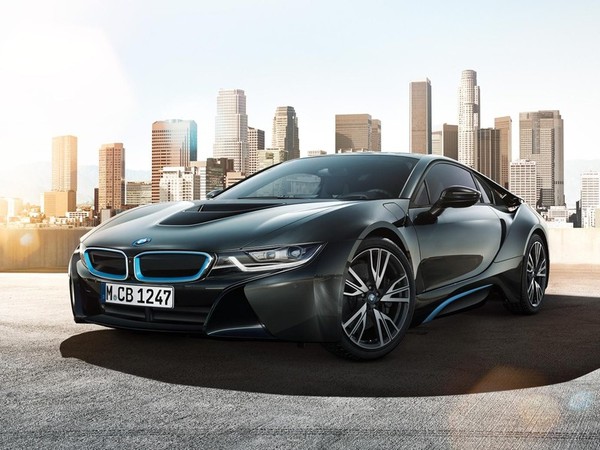 BMW i8 Hybrid Sports Car Exterior