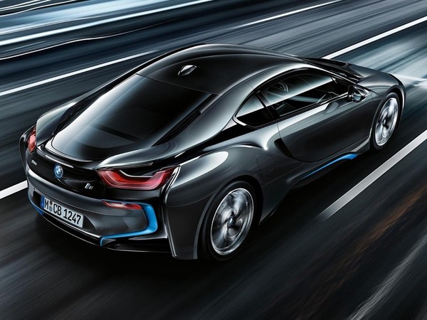 BMW i8 Hybrid Sports Car Exterior