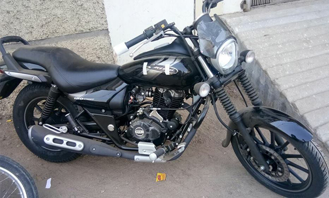 Bajaj Avenger 180 Black