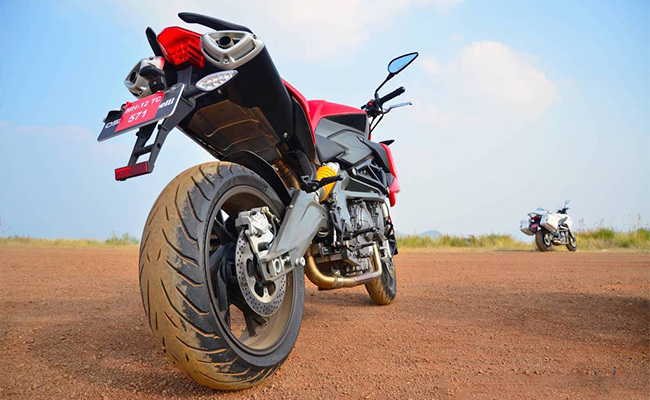 DSK Benelli TNT 600i 9