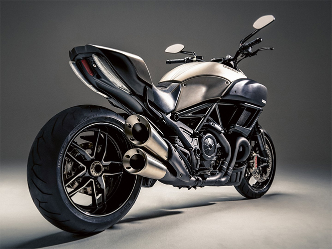 2015 Ducati Diavel Titanium 2015 Ducati Diavel Titanium