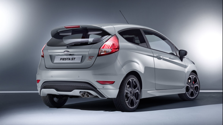 Ford Fiesta ST200 has been revealed at geneva motor show