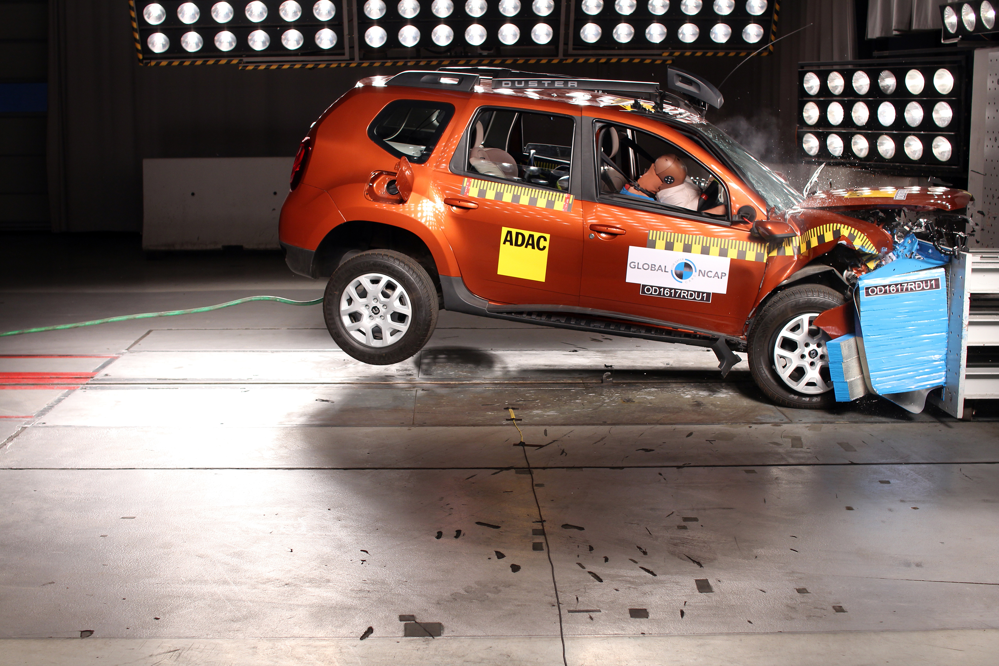 Global NCAP Crash Tests Made-in-India Renault Duster with Driver Airbag