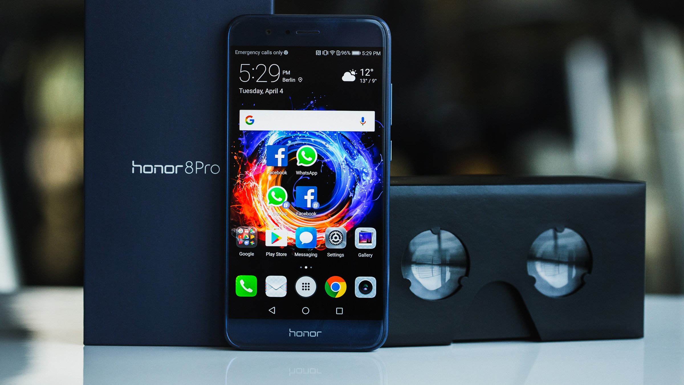 Huawei Honor 8 Pro comes with Google Cardboard 