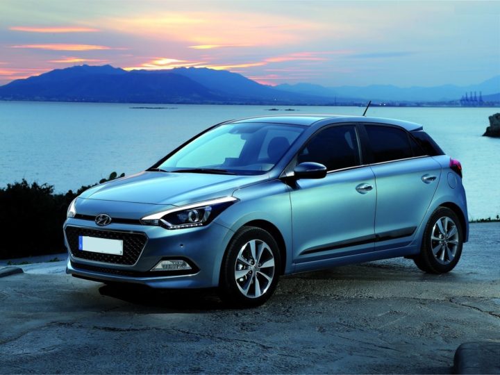 Hyundai Elite i20 Facelift Launched in India with New Marina Blue Shade
