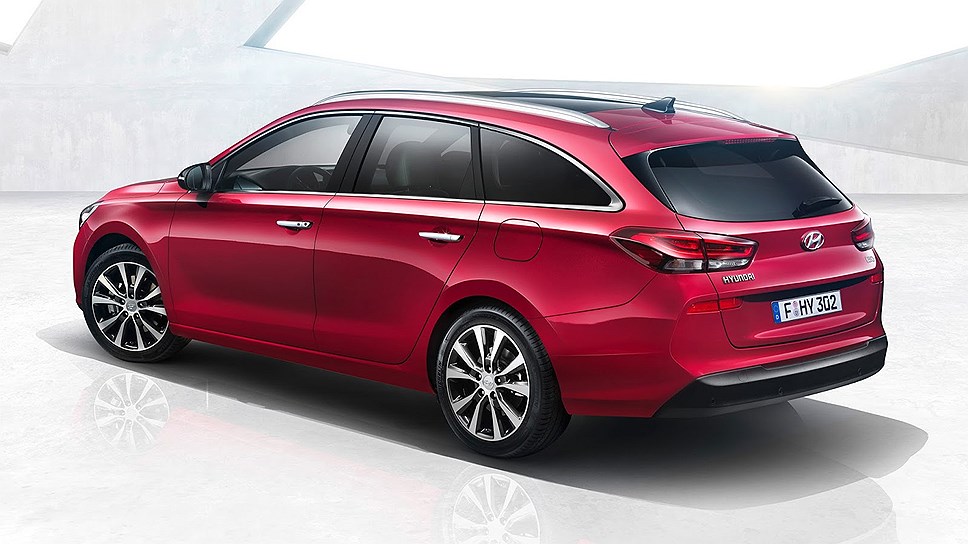 Hyundai i30 Estate version Unwrapped Prior to Geneva Motor Show 2017 Side Rear Profile