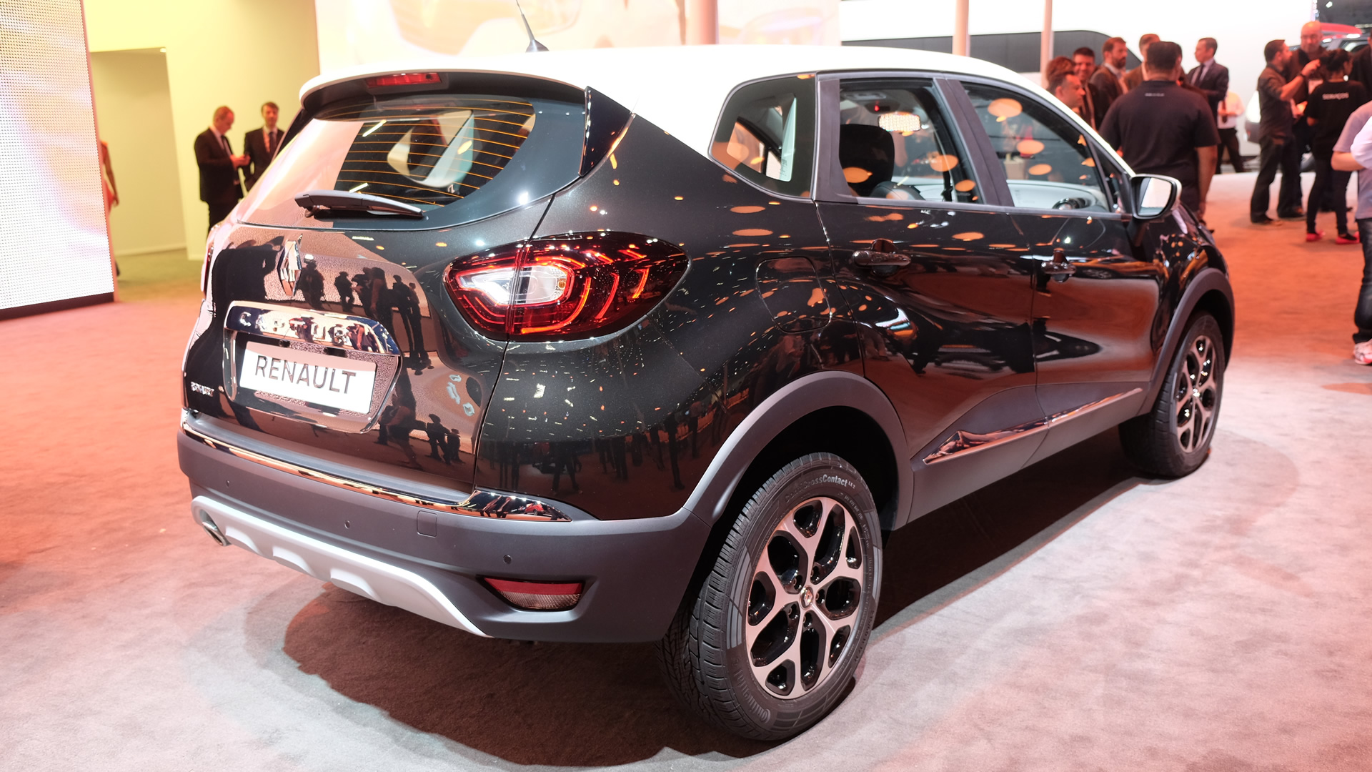 India-bound Renault Kaptur Side Rear Showcased at Sao Paulo Auto Show 2016