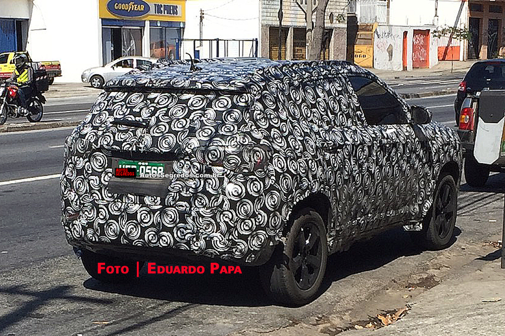 Jeep C-SUV or Project 551 spied rear in Brazil