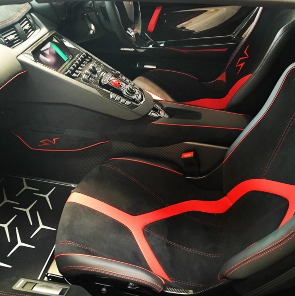 Lamborghini Aventador SV Roadster Interior