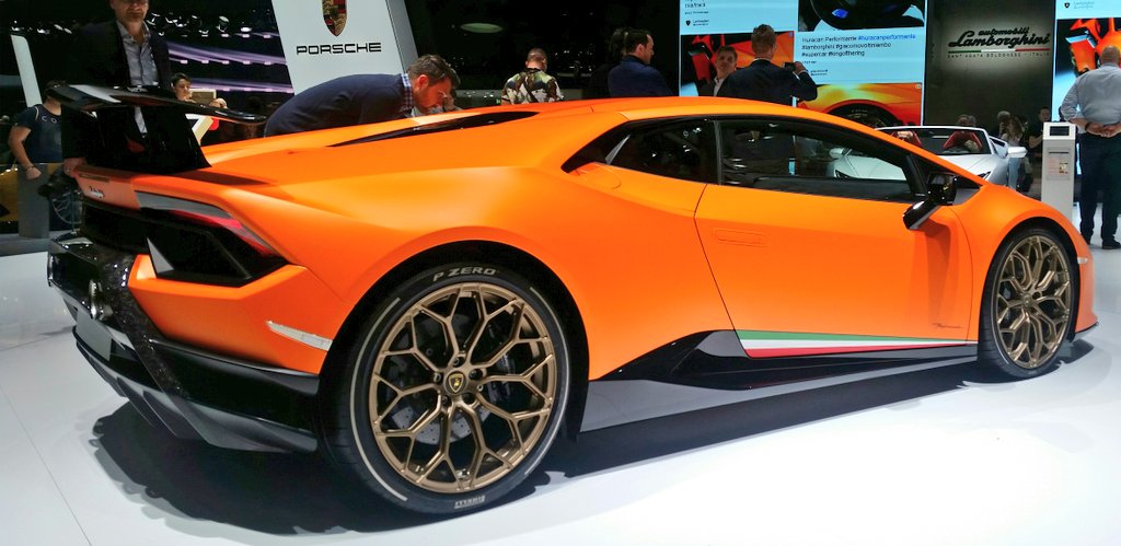 Lamborghini to Launch Huracan Performante in India side profile