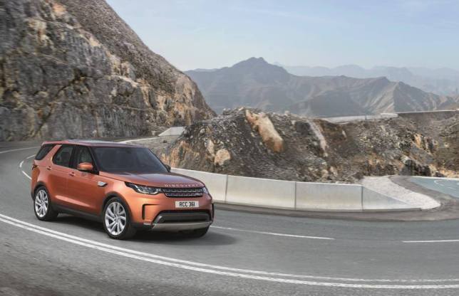 2017 Land Rover Discovery showcased