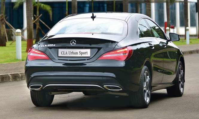 Mercedes-Benz-CLA-200-Urban-Sport-Rear