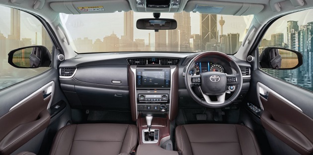 New 2016 Toyota Fortuner India Interior Dashboard Profile