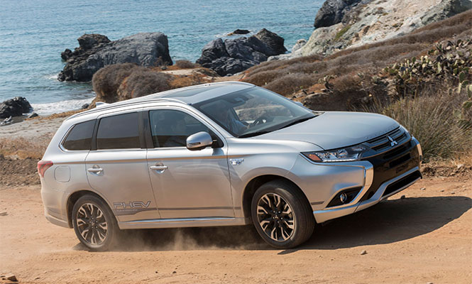 New-Mitsubishi-Outlander-Side-View